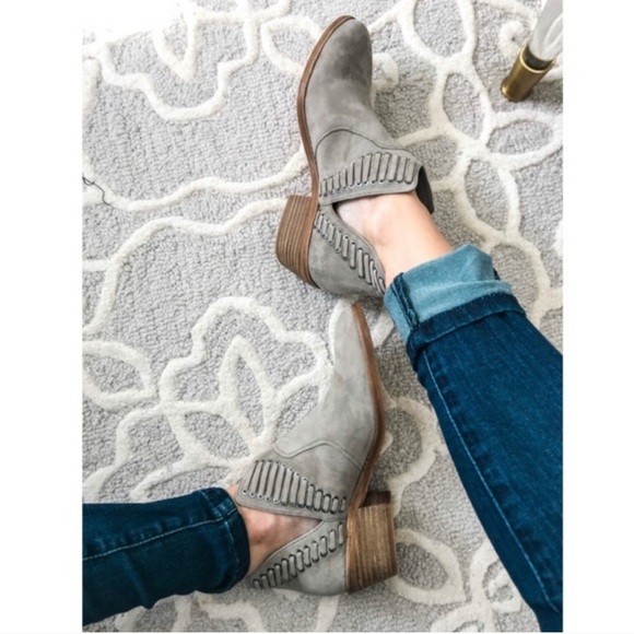 Vince Camuto Pevista Bootie Gray Suede 